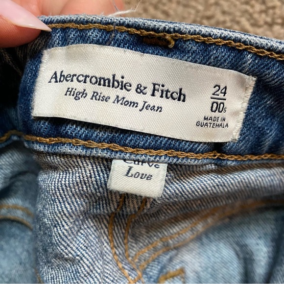 Abercrombie CurveLove Jeans - Picture 4 of 4